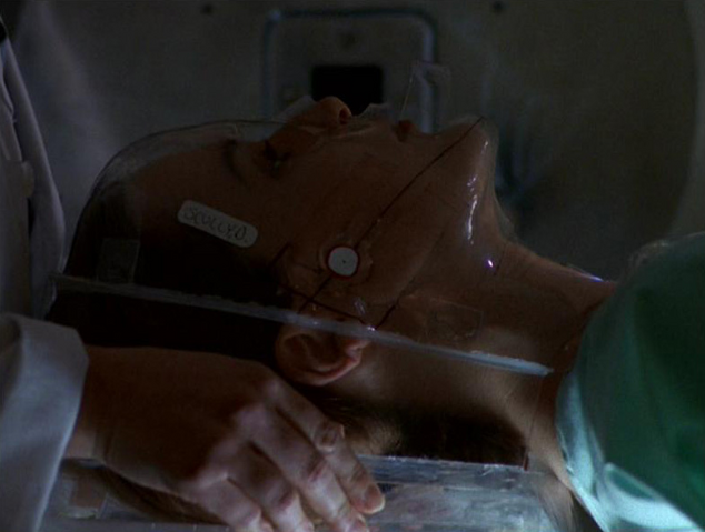 Fichier:Dana Scully traitements cancer journal de mort.png