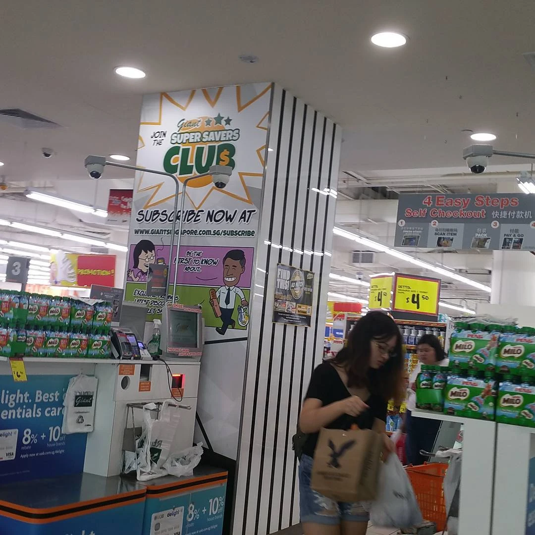 toys r us suntec tower