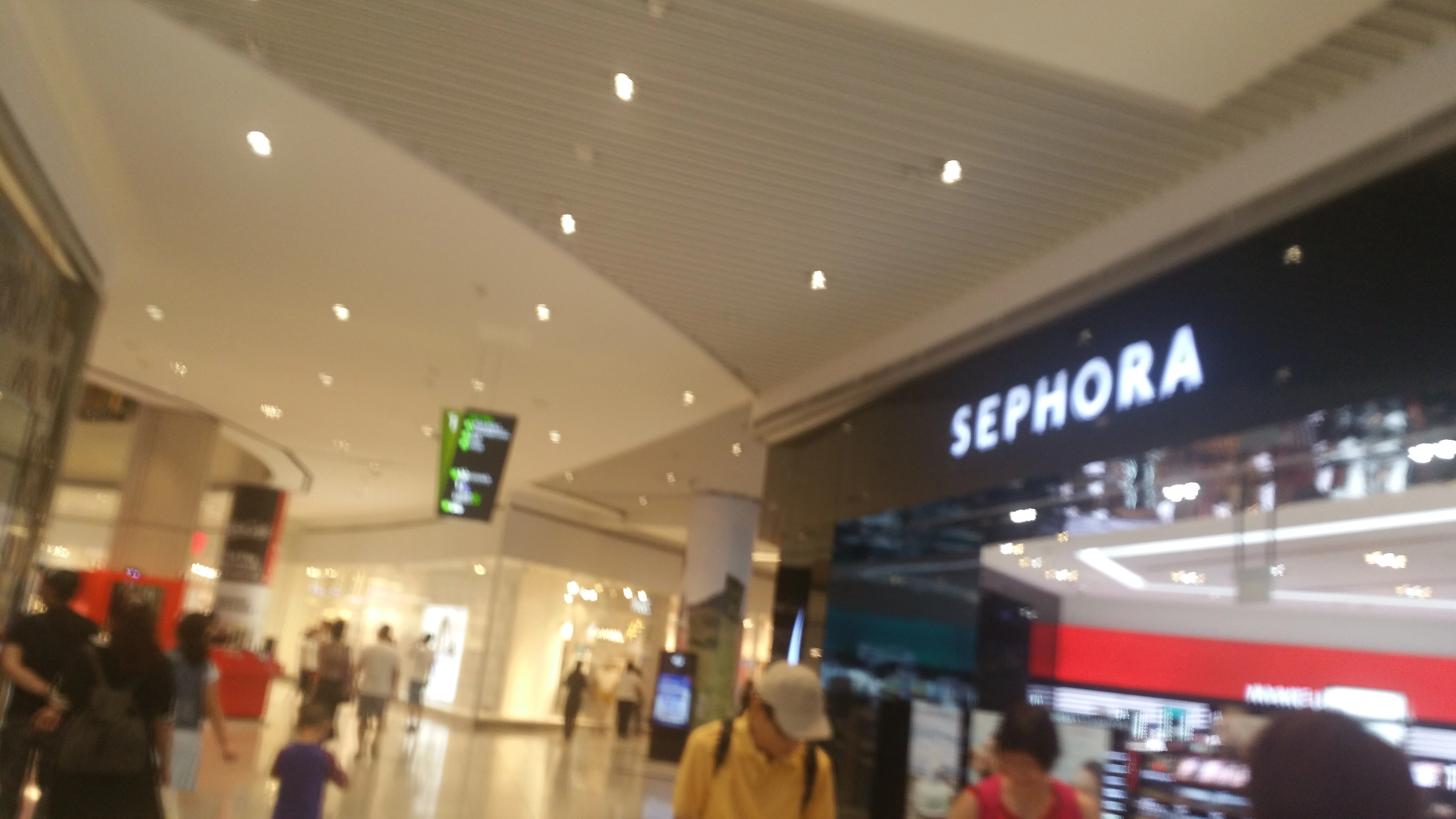 toys r us suntec tower