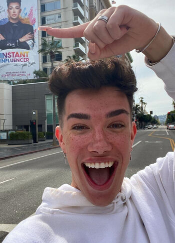 James Charles | Wikitubia | Fandom