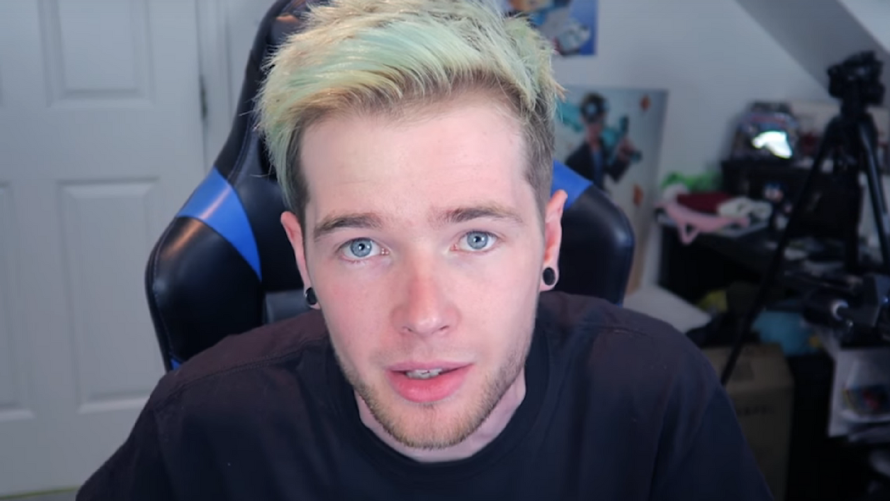 Dantdm Wikitubia Fandom Powered By Wikia - blonde to pink and blue