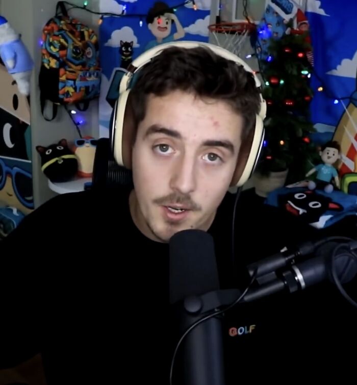 Denis Wiki Youtube Pedia Fandom - soy la nueva mascota de bob esponja en roblox youtube