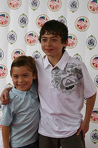 200px-Raymond and Ryan Ochoa