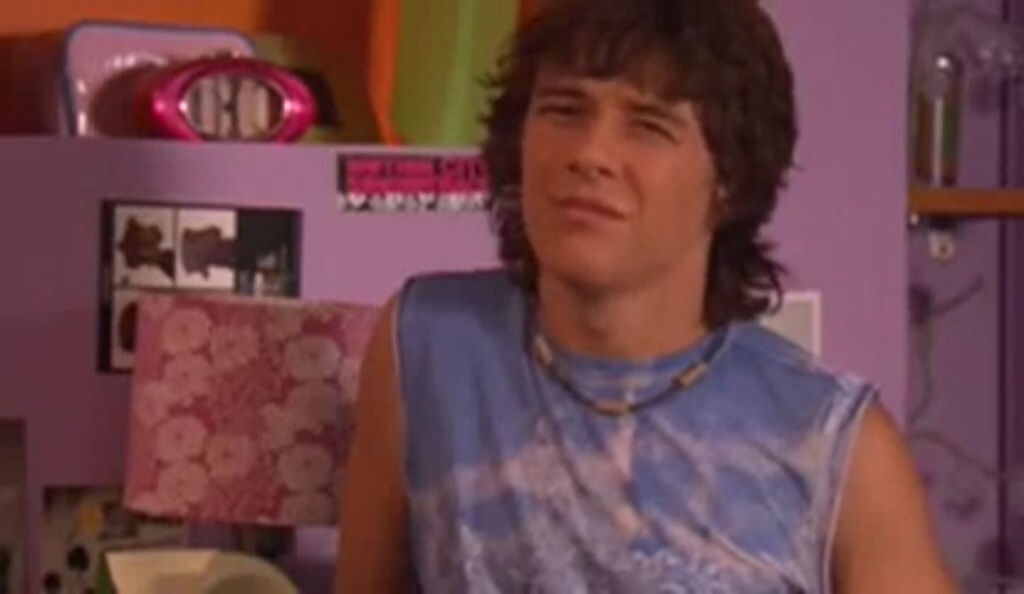 Image Logan gives Quinn a look of contempt jpg Zoey 101 Wiki